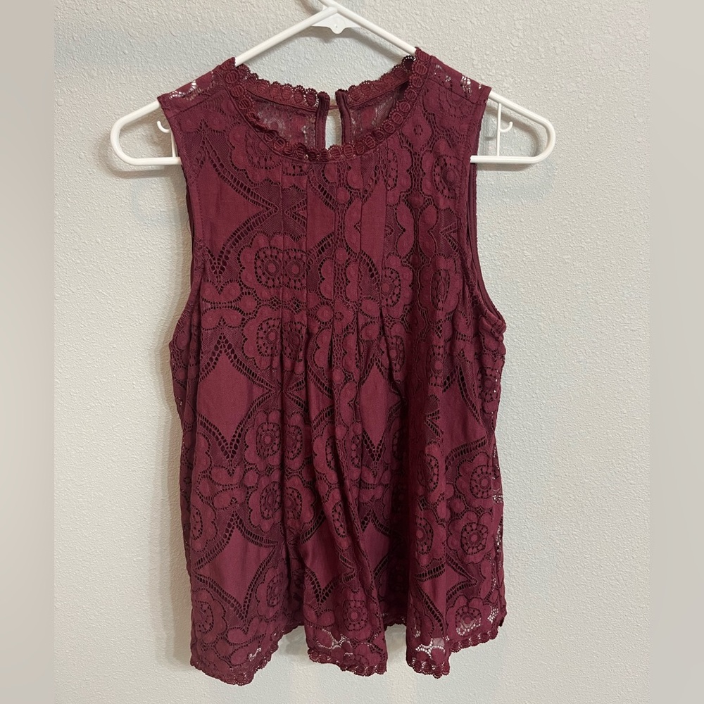 Doe and Rae Burgundy Lace Top! Beautiful!!!! Excellent used condition!